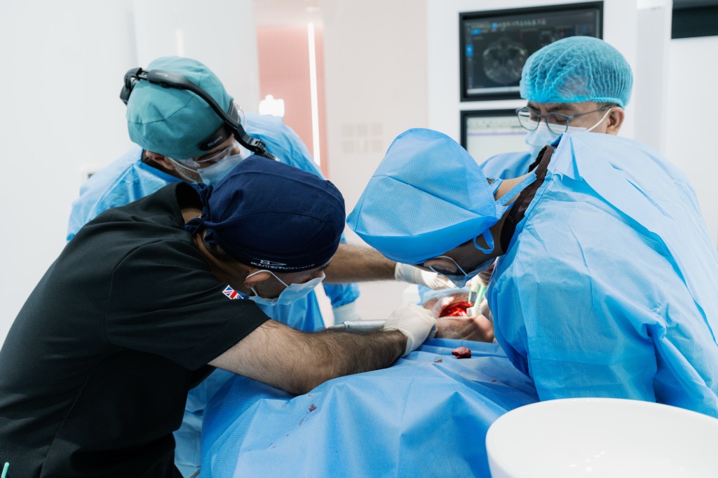 Live patient implant training session 2